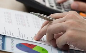 出纳年度述职报告7篇