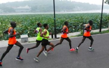 跑小班体育游戏教案7篇