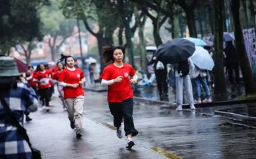 小班幼儿跑的体育教案6篇