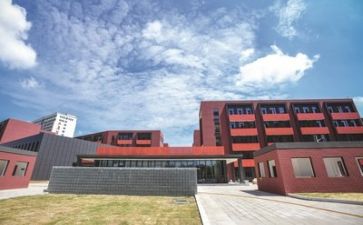 夸学校的作文优质8篇