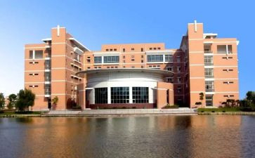 学院学生自我鉴定8篇