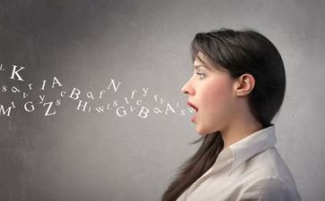 我在学校的生活英语的作文参考6篇
